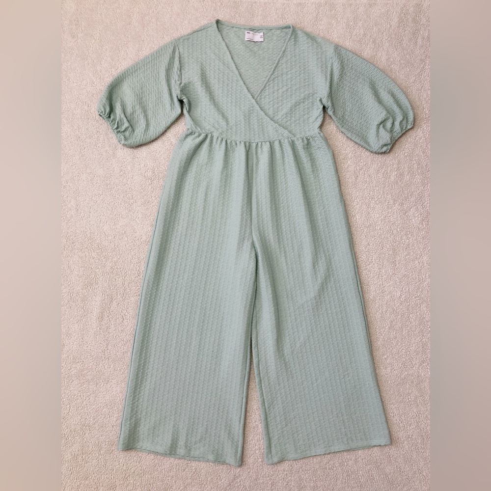 ASOS Design EUC Jumpsuit Mint Green Wide Leg Puff Sleeve Pit to Pit 18” Size 4